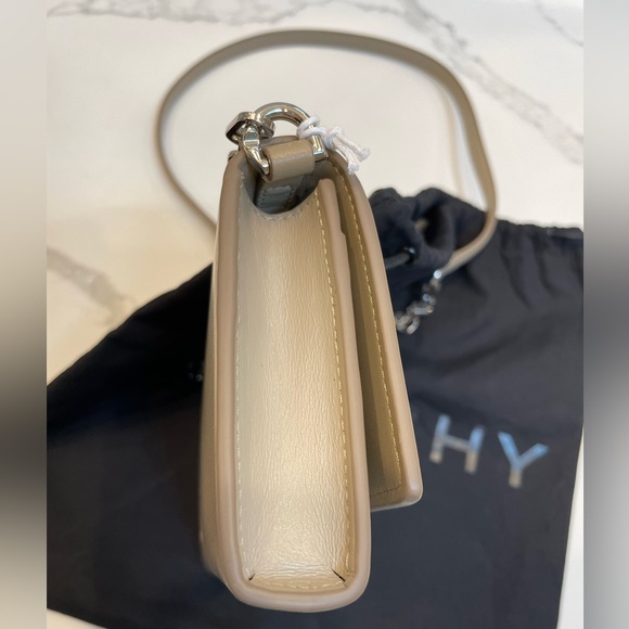 Givenchy 4G Leather Wallet On Chain Dune $990 - Picture 15 of 16